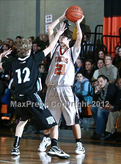 Thumbnail 3 in Rye Neck vs Mamaroneck (Mamaroneck Tiger Tournament) photogallery.