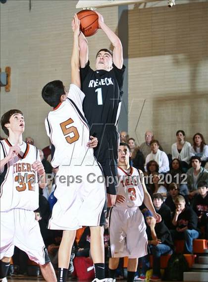 Thumbnail 3 in Rye Neck vs Mamaroneck (Mamaroneck Tiger Tournament) photogallery.