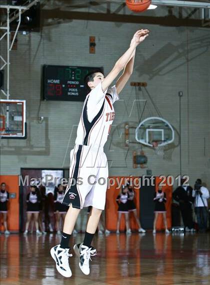 Thumbnail 3 in Rye Neck vs Mamaroneck (Mamaroneck Tiger Tournament) photogallery.