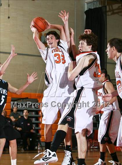 Thumbnail 3 in Rye Neck vs Mamaroneck (Mamaroneck Tiger Tournament) photogallery.