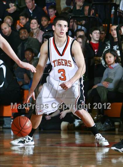 Thumbnail 2 in Rye Neck vs Mamaroneck (Mamaroneck Tiger Tournament) photogallery.