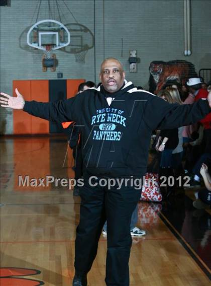Thumbnail 2 in Rye Neck vs Mamaroneck (Mamaroneck Tiger Tournament) photogallery.