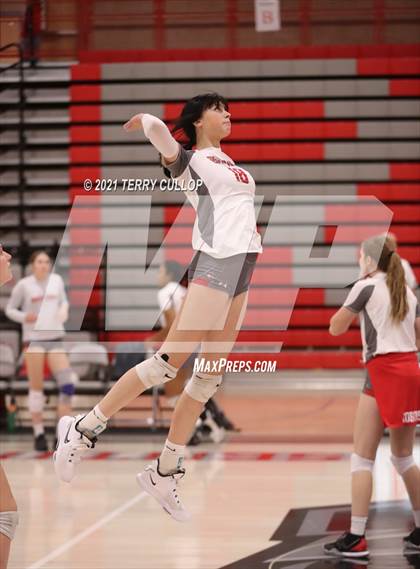 Thumbnail 3 in Herriman vs. Mountain Ridge (UHSAA 6A First Round) photogallery.