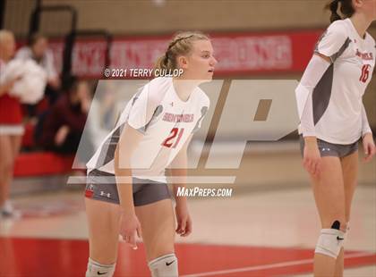 Thumbnail 3 in Herriman vs. Mountain Ridge (UHSAA 6A First Round) photogallery.