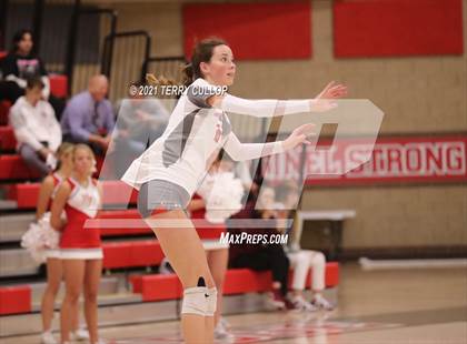 Thumbnail 3 in Herriman vs. Mountain Ridge (UHSAA 6A First Round) photogallery.