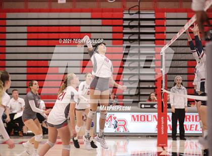 Thumbnail 2 in Herriman vs. Mountain Ridge (UHSAA 6A First Round) photogallery.