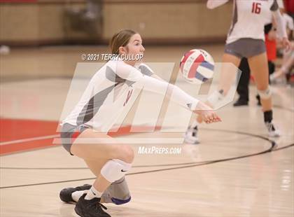 Thumbnail 2 in Herriman vs. Mountain Ridge (UHSAA 6A First Round) photogallery.
