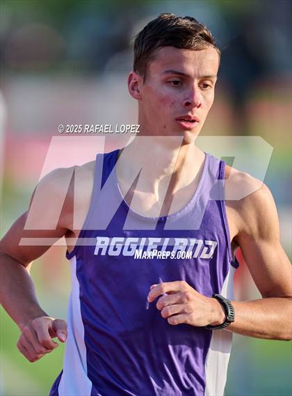 Thumbnail 1 in Lake Houston Conquerors Invitational (3200M) photogallery.