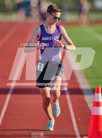 Thumbnail 3 in Lake Houston Conquerors Invitational (3200M) photogallery.