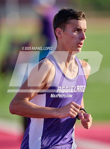 Thumbnail 2 in Lake Houston Conquerors Invitational (3200M) photogallery.