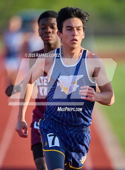 Thumbnail 1 in Lake Houston Conquerors Invitational (3200M) photogallery.