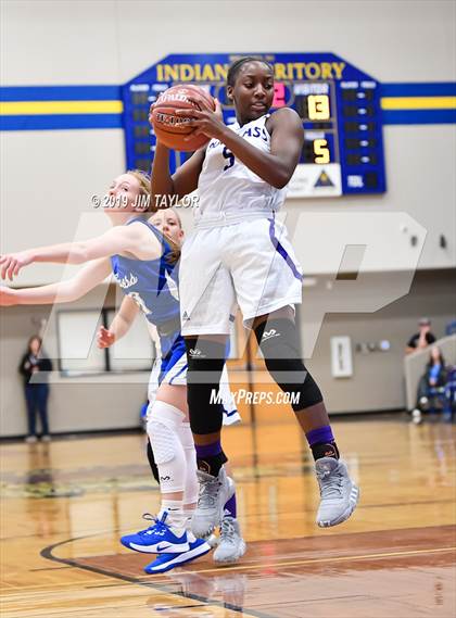 Thumbnail 2 in Douglass vs Childress (Lipan HD Howard Classic) photogallery.