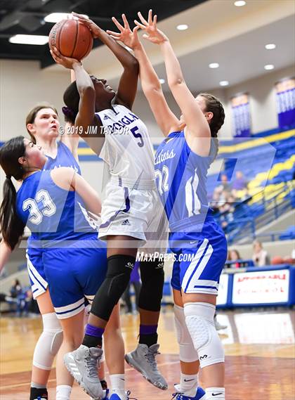 Thumbnail 3 in Douglass vs Childress (Lipan HD Howard Classic) photogallery.