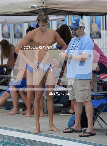 Thumbnail 2 in Tarpon Invitational photogallery.