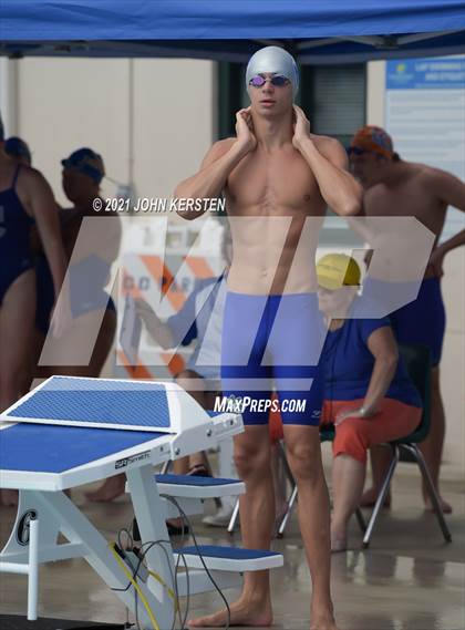 Thumbnail 2 in Tarpon Invitational photogallery.