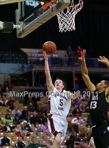 Thumbnail 1 in Sabis vs Northbridge (MIAA Division 2 Semifinal) photogallery.