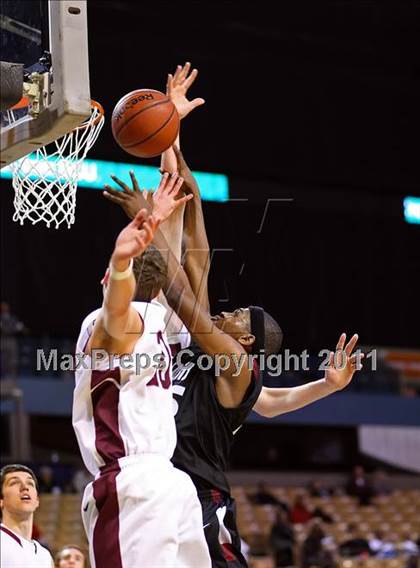 Thumbnail 2 in Sabis vs Northbridge (MIAA Division 2 Semifinal) photogallery.