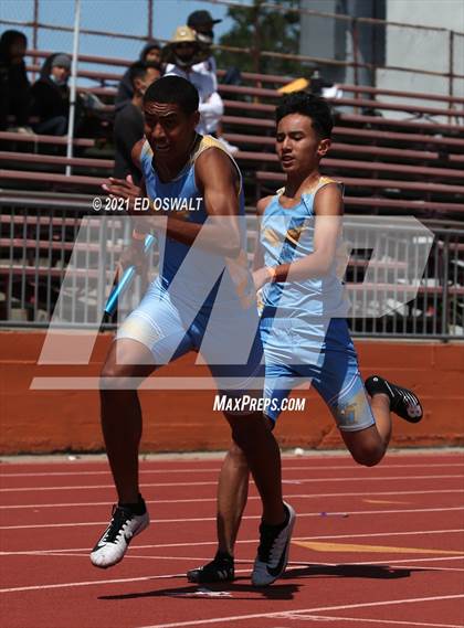 Thumbnail 2 in Pittsburg Relays (Relays: 4x100, 4x200, Distance Medley, Sprint Medley) photogallery.