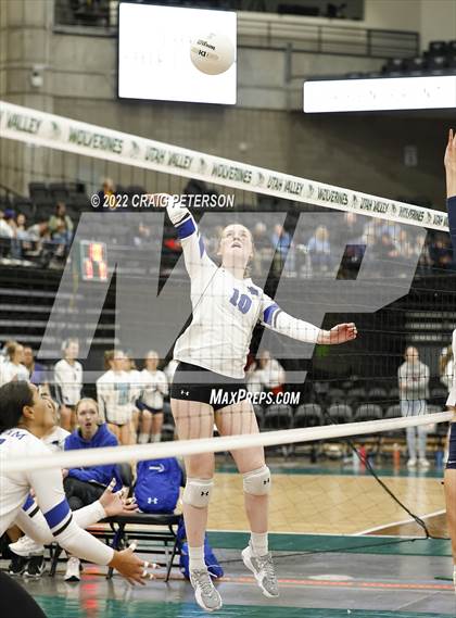 Thumbnail 1 in Bingham vs. Herriman (UHSAA 6A Quarterfinal Loss) photogallery.