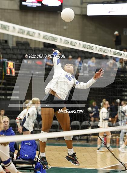 Thumbnail 3 in Bingham vs. Herriman (UHSAA 6A Quarterfinal Loss) photogallery.
