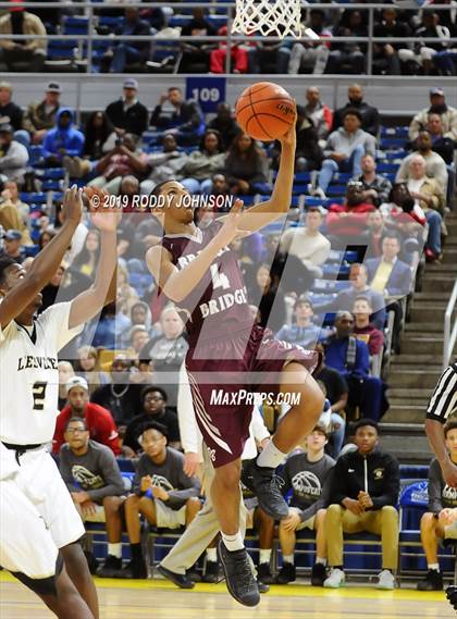 Thumbnail 1 in Breaux Bridge vs. Leesville (LHSAA 4A Semifinal) photogallery.