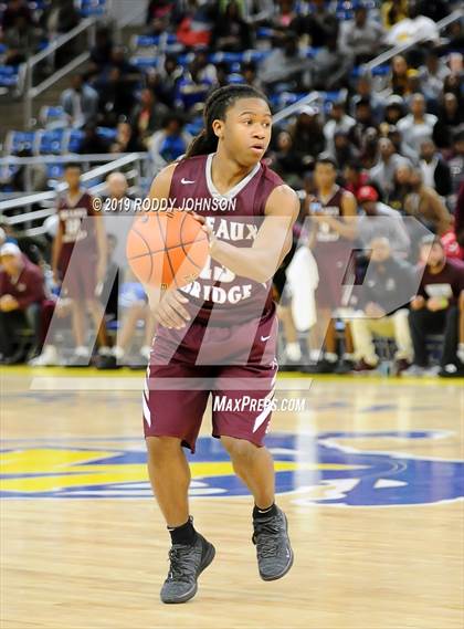 Thumbnail 2 in Breaux Bridge vs. Leesville (LHSAA 4A Semifinal) photogallery.