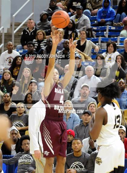 Thumbnail 1 in Breaux Bridge vs. Leesville (LHSAA 4A Semifinal) photogallery.