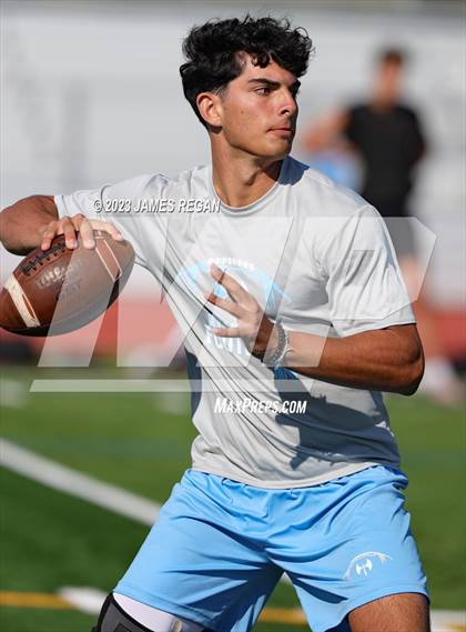 Thumbnail 2 in Menlo-Atherton @ Hillsdale (7v7 scrimmage) photogallery.