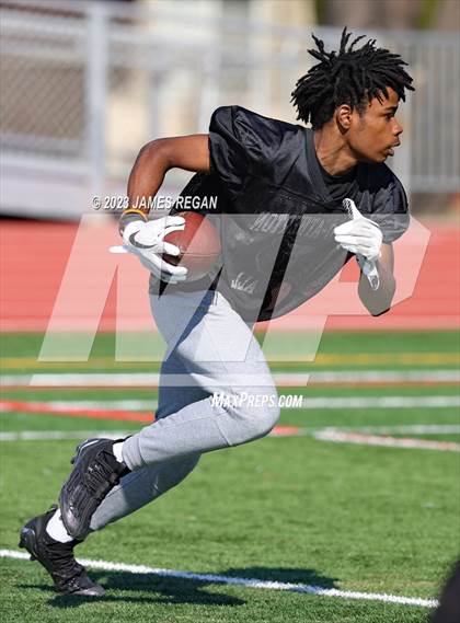 Thumbnail 3 in Menlo-Atherton @ Hillsdale (7v7 scrimmage) photogallery.