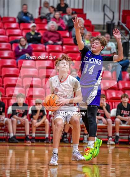 Thumbnail 1 in Elkins @ Flippin photogallery.