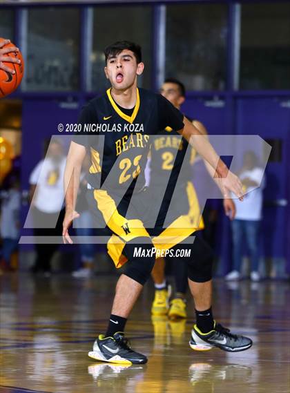 Thumbnail 3 in Warren vs. Lynwood photogallery.