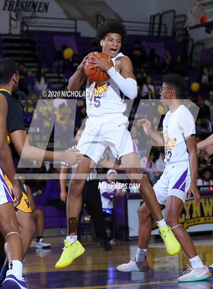 Thumbnail 2 in Warren vs. Lynwood photogallery.