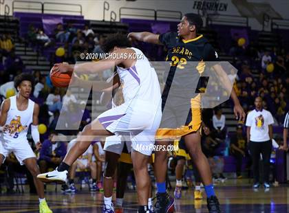 Thumbnail 1 in Warren vs. Lynwood photogallery.
