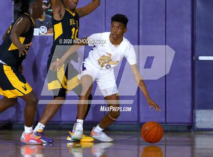 Thumbnail 3 in Warren vs. Lynwood photogallery.