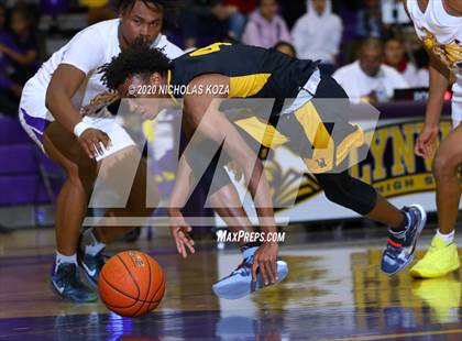 Thumbnail 2 in Warren vs. Lynwood photogallery.
