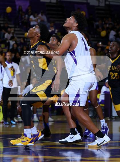 Thumbnail 1 in Warren vs. Lynwood photogallery.