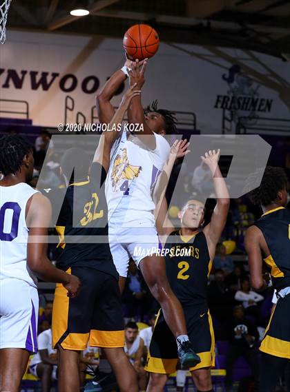 Thumbnail 2 in Warren vs. Lynwood photogallery.