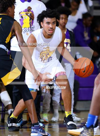 Thumbnail 1 in Warren vs. Lynwood photogallery.