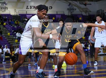 Thumbnail 1 in Warren vs. Lynwood photogallery.