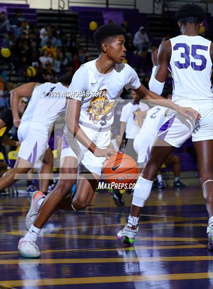 Thumbnail 1 in Warren vs. Lynwood photogallery.