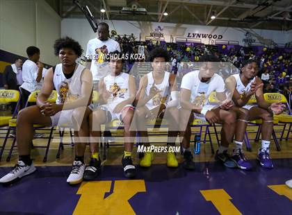 Thumbnail 2 in Warren vs. Lynwood photogallery.