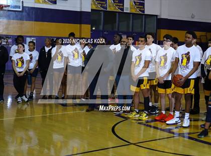 Thumbnail 2 in Warren vs. Lynwood photogallery.
