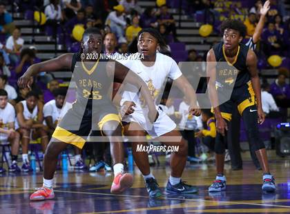 Thumbnail 1 in Warren vs. Lynwood photogallery.