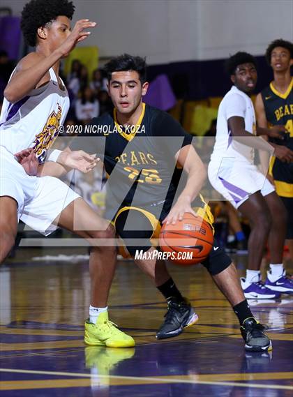 Thumbnail 3 in Warren vs. Lynwood photogallery.