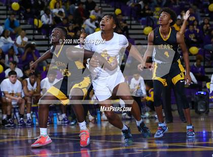 Thumbnail 2 in Warren vs. Lynwood photogallery.