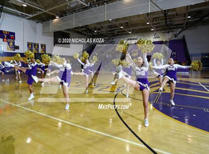 Thumbnail 1 in Warren vs. Lynwood photogallery.