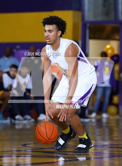 Thumbnail 1 in Warren vs. Lynwood photogallery.