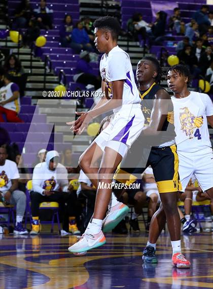 Thumbnail 3 in Warren vs. Lynwood photogallery.