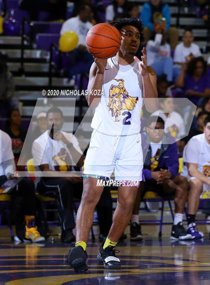 Thumbnail 2 in Warren vs. Lynwood photogallery.