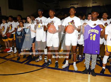 Thumbnail 2 in Warren vs. Lynwood photogallery.